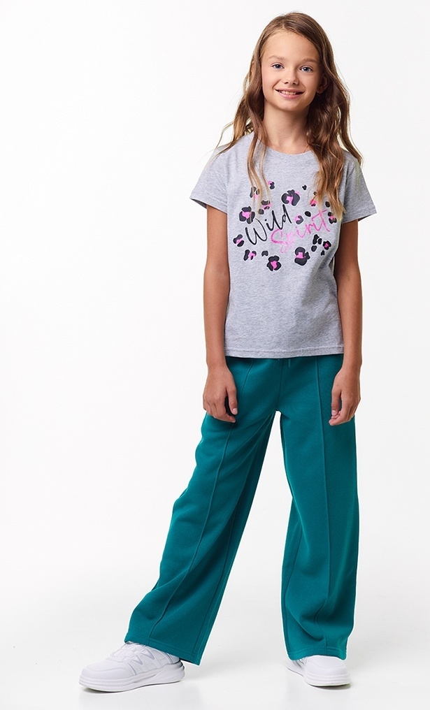 Kichik modellarga eng yaxshi futbolka! Qizlar uchun ajoyib chiziqli qora futbolka (00316_bat modeli, 134-o'lcham) - stil ko'ngli berganlar uchun ideal tanlov! Qizlaringiz cho'zilib va modada ko'rinadigan holatda ko'rsating! Endi sotib oling!