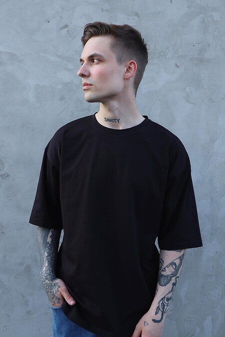 Erkaklar uchun maxsus M o'lchamdagi futbolkalar! Sevimli qora rangli, UZ100204 modeli bilan!